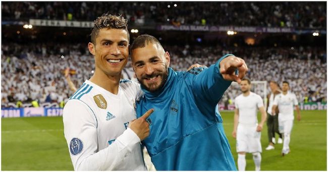 丝袜撕破有美女的肉体
