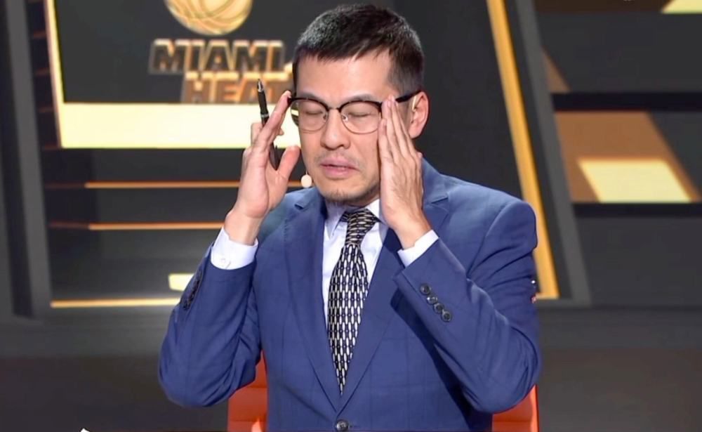 性感的裸体探险