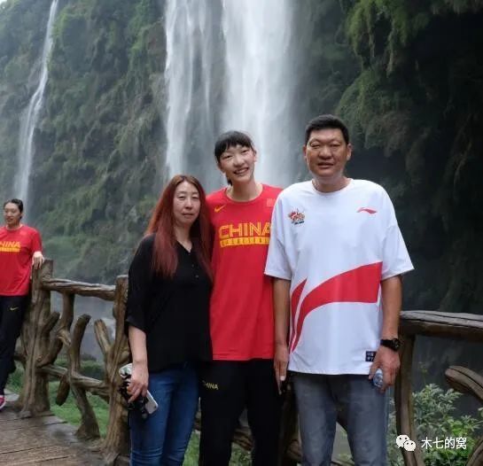 最新亚洲伊人网