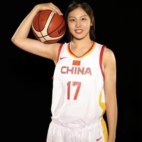 我女朋友的母亲