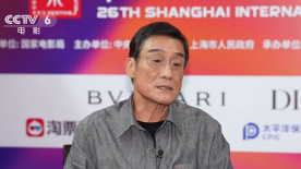 外国趴着打光屁股打红的网站